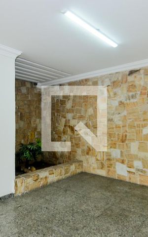 Casa para alugar com 300m², 4 quartos e 7 vagasSala