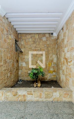 Casa para alugar com 300m², 4 quartos e 7 vagasSala