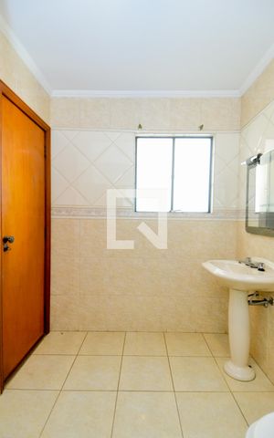 Casa para alugar com 300m², 4 quartos e 7 vagasBanheiro Social