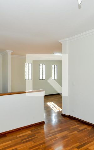 Casa para alugar com 300m², 4 quartos e 7 vagasSala