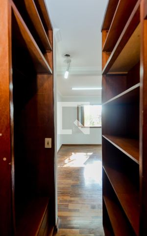 Casa para alugar com 300m², 4 quartos e 7 vagasCloset da Suíte 