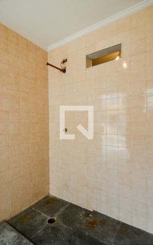 Casa para alugar com 300m², 4 quartos e 7 vagasBanheiro