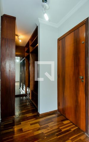 Casa para alugar com 300m², 4 quartos e 7 vagasCloset da Suíte 