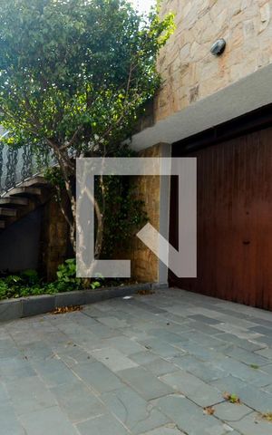 Casa para alugar com 300m², 4 quartos e 7 vagasEntrada Social 
