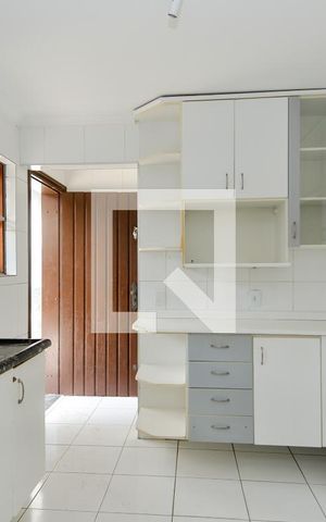 Casa para alugar com 300m², 4 quartos e 7 vagasCozinha