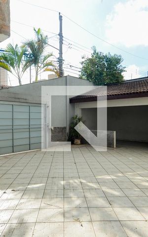 Casa para alugar com 300m², 4 quartos e 7 vagasQuintal 