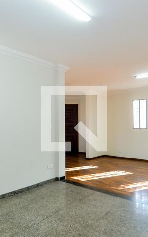 Casa para alugar com 300m², 4 quartos e 7 vagasSala