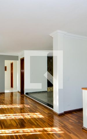 Casa para alugar com 300m², 4 quartos e 7 vagasSala