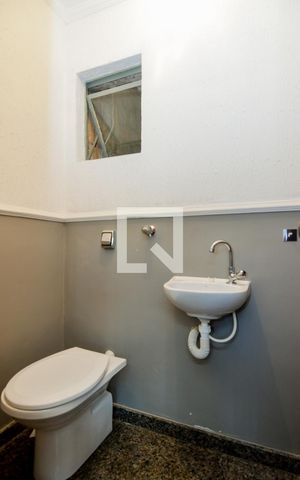 Casa para alugar com 300m², 4 quartos e 7 vagasLavabo 