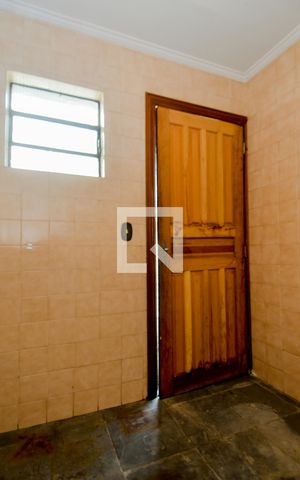 Casa para alugar com 300m², 4 quartos e 7 vagasBanheiro