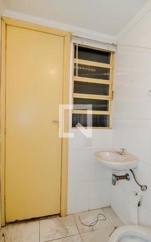 Casa para alugar com 300m², 4 quartos e 7 vagasBanheiro de Serviço