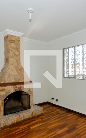 Casa para alugar com 300m², 4 quartos e 7 vagasSala