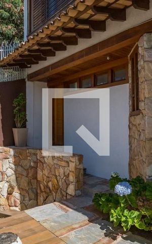 Casa à venda com 450m², 5 quartos e 3 vagasEntrada