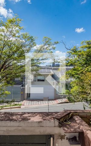 Casa à venda com 450m², 5 quartos e 3 vagasSala