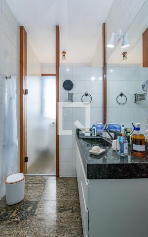 Casa à venda com 450m², 5 quartos e 3 vagasBanheiro Semi - Suítes