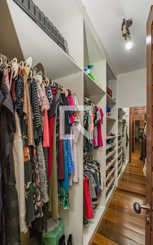 Casa à venda com 450m², 5 quartos e 3 vagasCloset da suíte 1