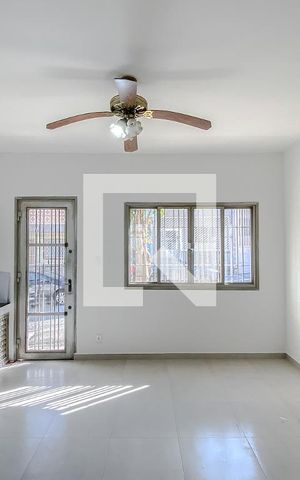 Casa à venda com 72m², 2 quartos e sem vagaSala