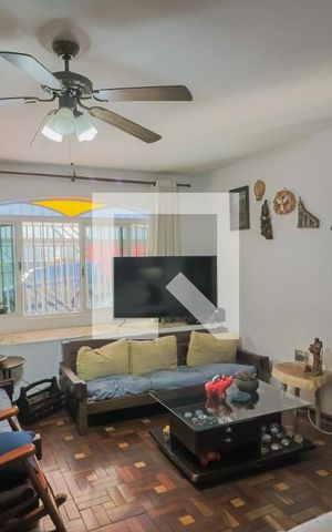 Casa para alugar com 159m², 3 quartos e 2 vagasSala
