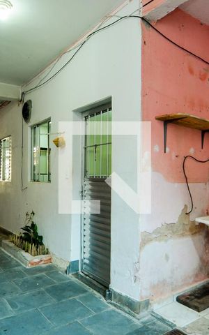 Casa para alugar com 50m², 1 quarto e sem vagaÁrea de Serviço