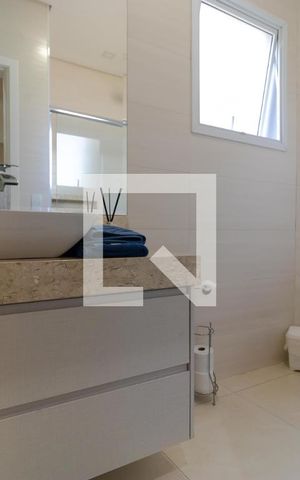 Casa à venda com 205m², 3 quartos e 3 vagas Casa à venda com 205m², 3 quartos e 3 vagasBanheiro 01
