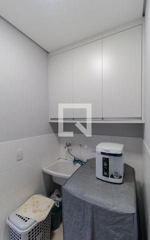 Casa à venda com 205m², 3 quartos e 3 vagas Casa à venda com 205m², 3 quartos e 3 vagasÁrea de Serviço