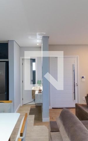 Casa à venda com 205m², 3 quartos e 3 vagas Casa à venda com 205m², 3 quartos e 3 vagasSalas