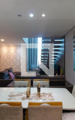 Casa à venda com 205m², 3 quartos e 3 vagas Casa à venda com 205m², 3 quartos e 3 vagasSalas