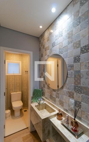 Casa à venda com 205m², 3 quartos e 3 vagas Casa à venda com 205m², 3 quartos e 3 vagasLavabo
