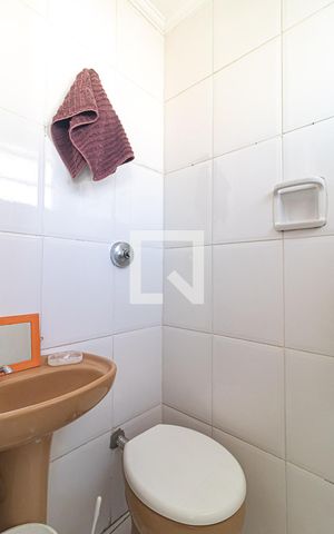 Apartamento à venda com 118m², 3 quartos e 2 vagas Apartamento à venda com 118m², 3 quartos e 2 vagasBanheiro da Área de Serviço