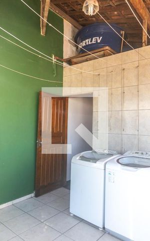 Casa à venda com 180m², 3 quartos e 2 vagas Casa à venda com 180m², 3 quartos e 2 vagasÁrea de serviço