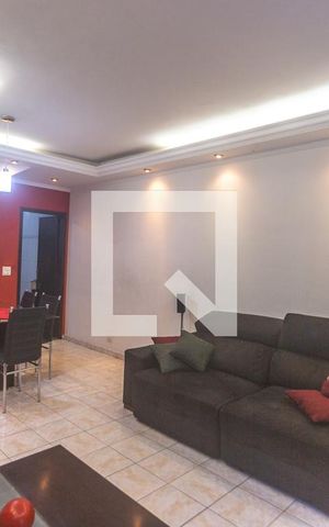 Casa à venda com 180m², 3 quartos e 2 vagas Casa à venda com 180m², 3 quartos e 2 vagasSala de estar