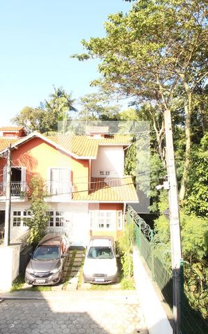 Casa de condomínio à venda com 108m², 3 quartos e 2 vagasfachada