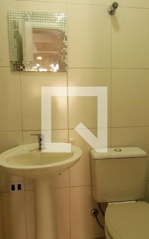 Casa de condomínio à venda com 108m², 3 quartos e 2 vagasBanheiro