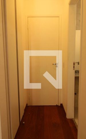 Casa de condomínio à venda com 108m², 3 quartos e 2 vagasBanheiro