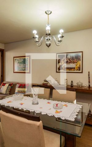 Casa à venda com 300m², 3 quartos e 3 vagas Casa à venda com 300m², 3 quartos e 3 vagasSala 2