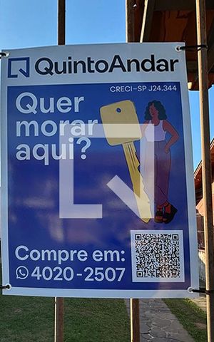 Casa à venda com 210m², 3 quartos e 3 vagasPlaquinha 