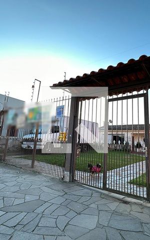 Casa à venda com 210m², 3 quartos e 3 vagasFachada da casa  