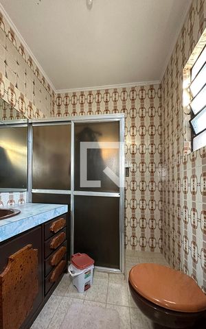 Casa à venda com 210m², 3 quartos e 3 vagasBanheiro da Suíte 1 