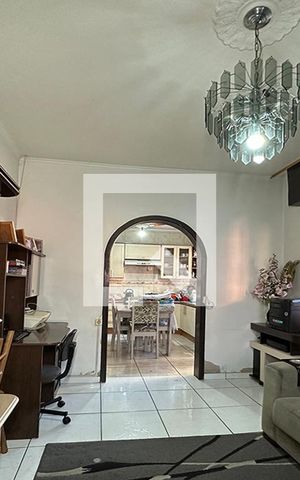 Casa à venda com 210m², 3 quartos e 3 vagassala 