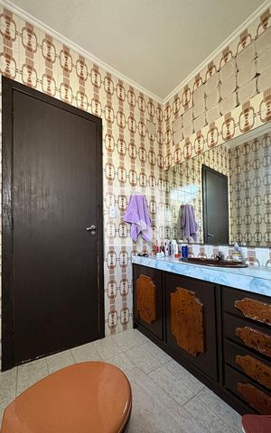 Casa à venda com 210m², 3 quartos e 3 vagasBanheiro da Suíte 1 