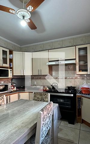 Casa à venda com 210m², 3 quartos e 3 vagasCozinha 