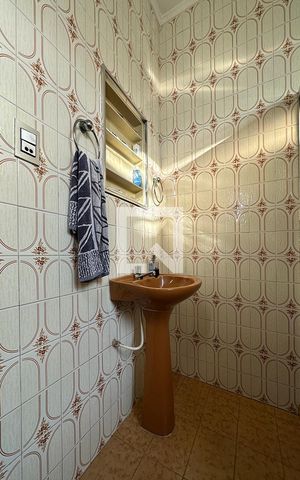 Casa à venda com 210m², 3 quartos e 3 vagasBanheiro 