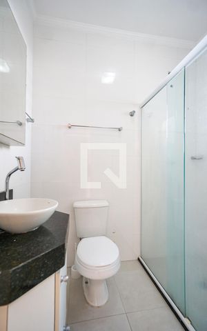 Casa para alugar com 120m², 3 quartos e 3 vagas Casa para alugar com 120m², 3 quartos e 3 vagasBanheiro social