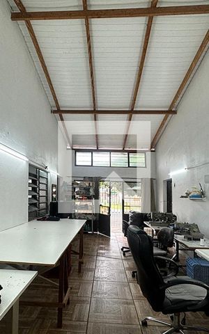 Casa à venda com 280m², 3 quartos e 4 vagasGaragem 