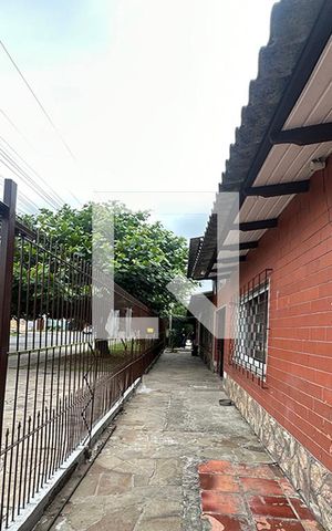 Casa à venda com 280m², 3 quartos e 4 vagasFachada da casa 