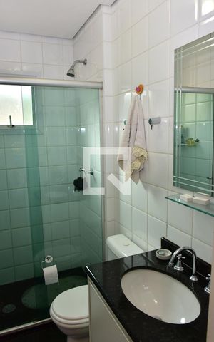 Casa de condomínio à venda com 241m², 4 quartos e 3 vagasBanheiro da Suíte 2