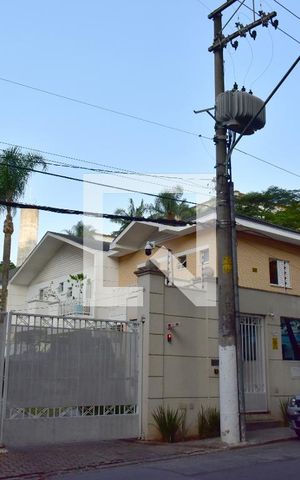 Casa de condomínio à venda com 241m², 4 quartos e 3 vagasFachada e portaria