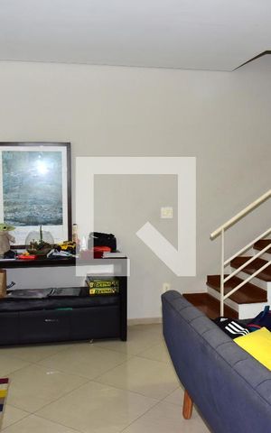 Casa de condomínio à venda com 241m², 4 quartos e 3 vagasSala