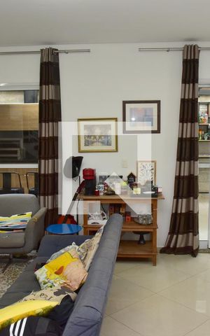 Casa de condomínio à venda com 241m², 4 quartos e 3 vagasSala