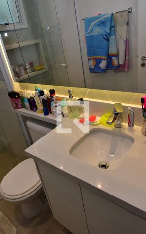Casa de condomínio à venda com 241m², 4 quartos e 3 vagasBanheiro